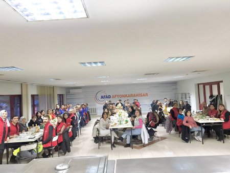 DERNEK GÖNÜLLÜLERİMİZLE İFTAR YEMEĞİMİZİ BÖLÜŞTÜK